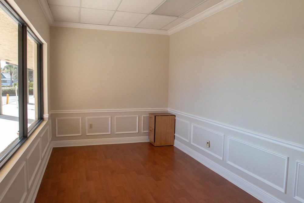 Virginia Avenue Plaza: 800 Virginia Ave, Fort Pierce, FL 34982